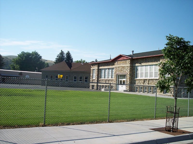 againcobblestonesschool.jpg