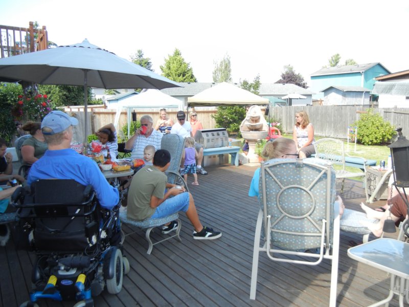groupshotwitheveryonegettingintoshadeafteritstartsheatingup.jpg